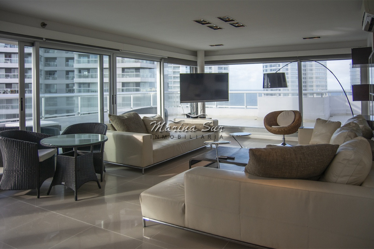 Apartamento ID.241 - Departamento en piso alto, Quartier del Mar, en venta.