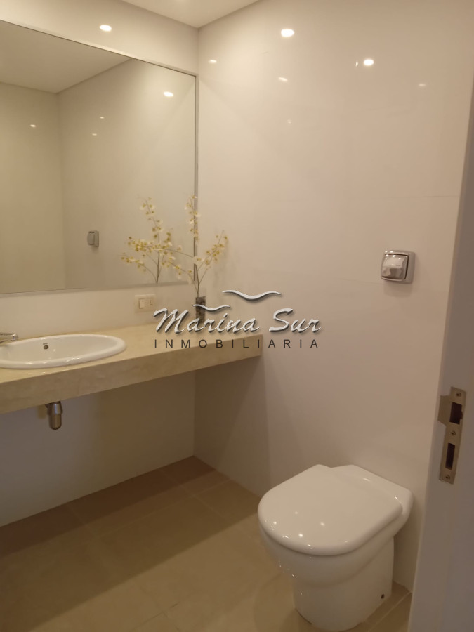 Apartamento ID.240 - Departamento frente a Playa Brava en venta. 3 suites. 