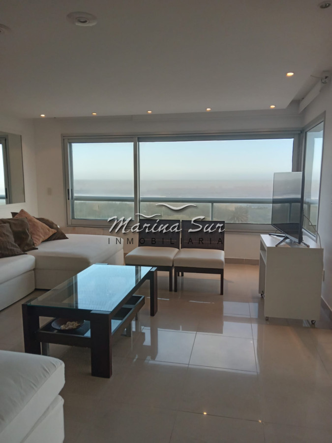 Apartamento ID.240 - Departamento frente a Playa Brava en venta. 3 suites. 