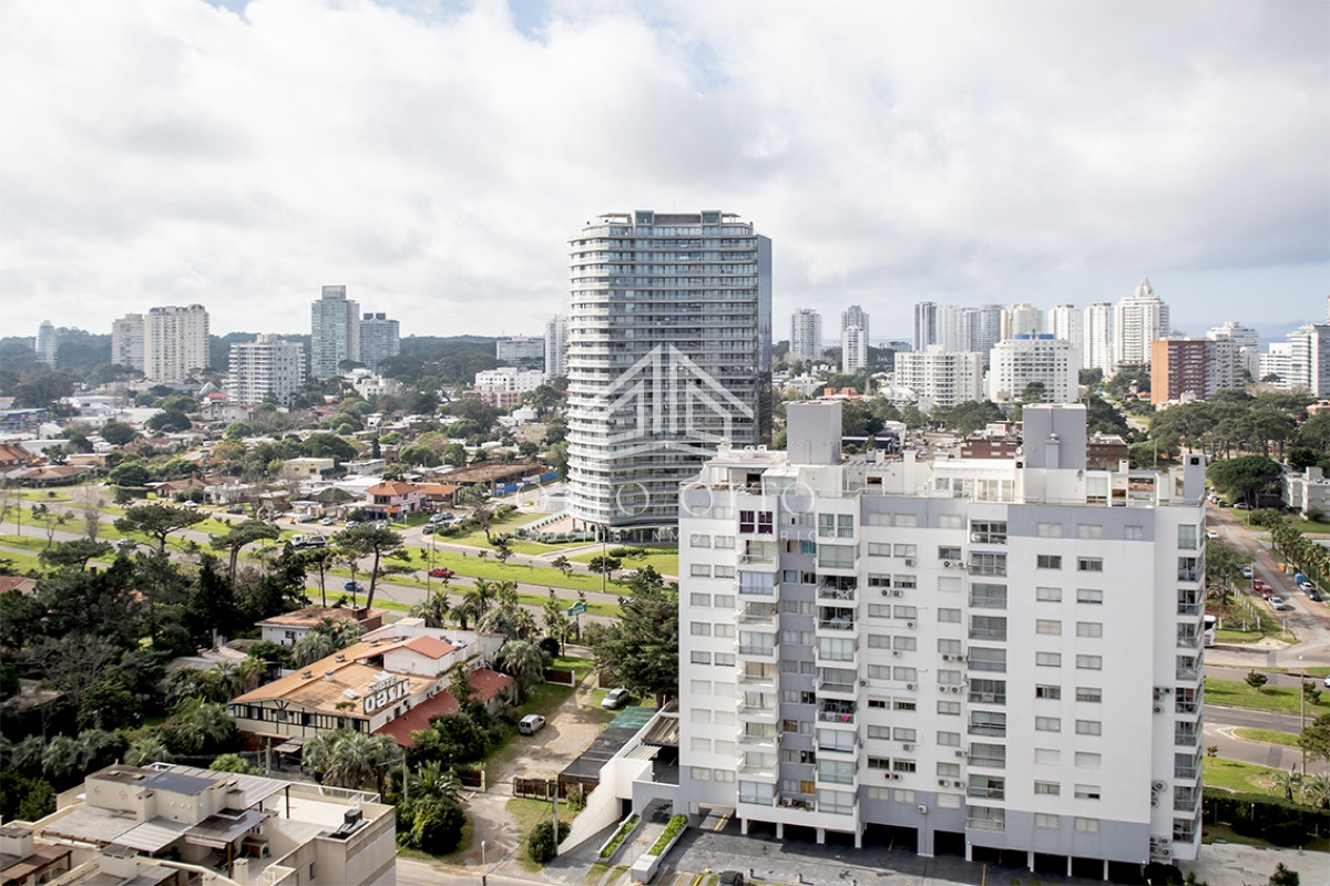 Apartamento ID.28517 - Apartamento de 2 dormitorios en Venta en Playa Mansa , Punta del este 