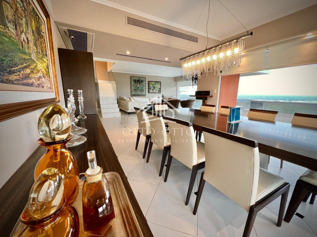 Apartamento ID.28631 - Espectacular Departamento en venta frente al mar, penthouse de 4 dormitorios. Punta del Este
