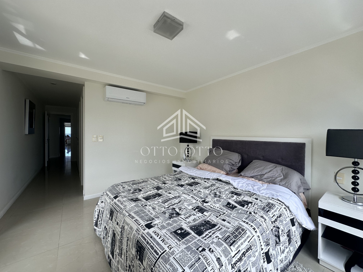 Apartamento ID.28636 - Vende apartamento esquinero de 3 dormitorios en Imperiale, Punta del Este