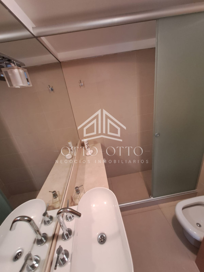 Apartamento ID.28633 - Apartamento en venta de 3 dormitorios y servcio en Punta del Este Primera Línea Brava