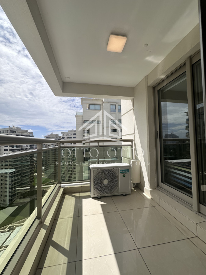 Apartamento ID.28636 - Vende apartamento esquinero de 3 dormitorios en Imperiale, Punta del Este