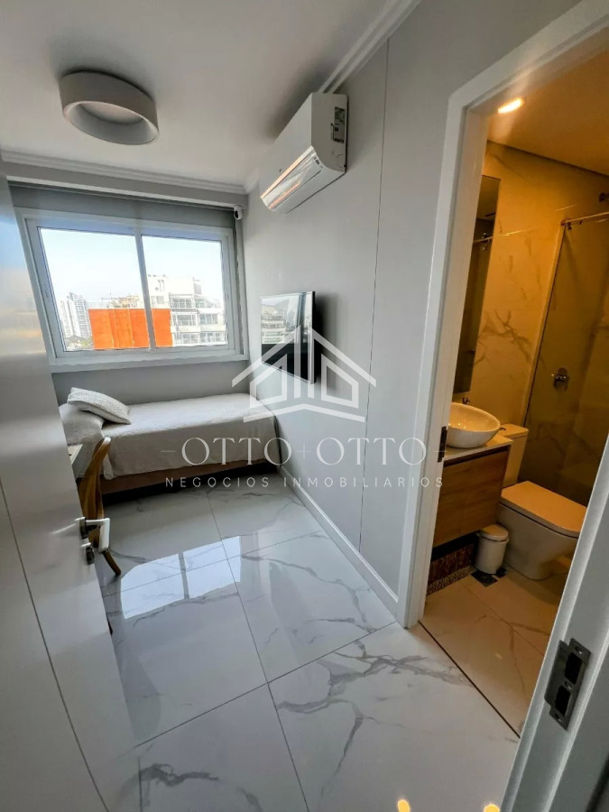 Apartamento ID.28638 - Apartamento en venta 4 dormitorios en Playa Mansa, Punta del Este.