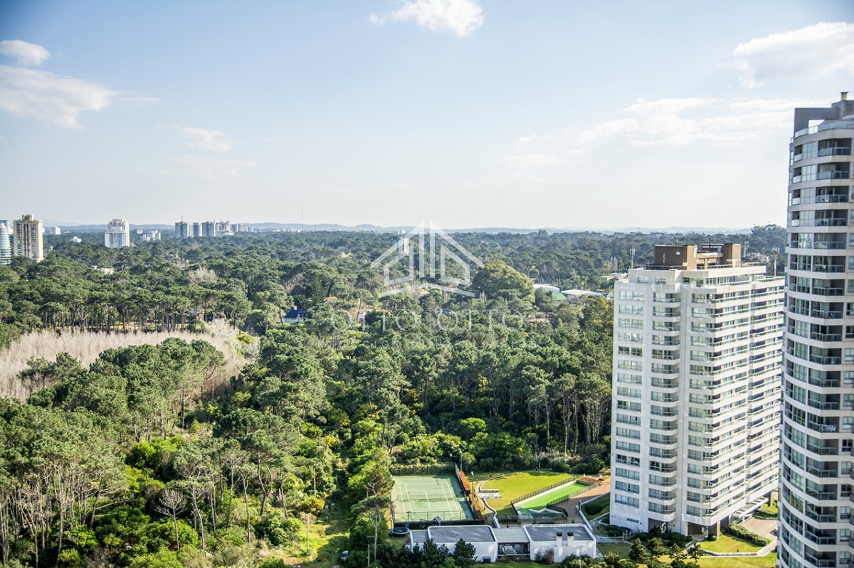 Apartamento ID.28629 - Espectacular planta en LE PARC III, Esquinero en venta