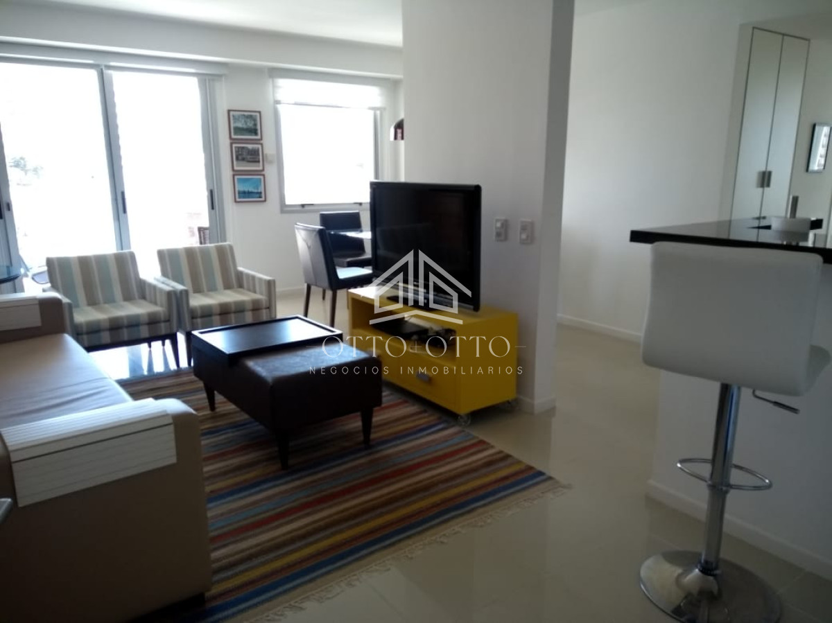 Apartamento ID.28509 - Vende apartamento de 2 dormitorios y medio, Punta del Este 