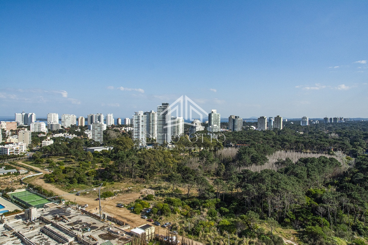 Apartamento ID.28629 - Espectacular planta en LE PARC III, Esquinero en venta