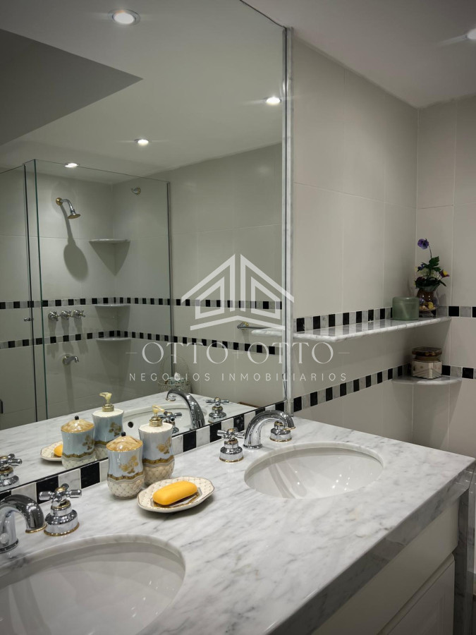 Apartamento ID.28631 - Espectacular Departamento en venta frente al mar, penthouse de 4 dormitorios. Punta del Este