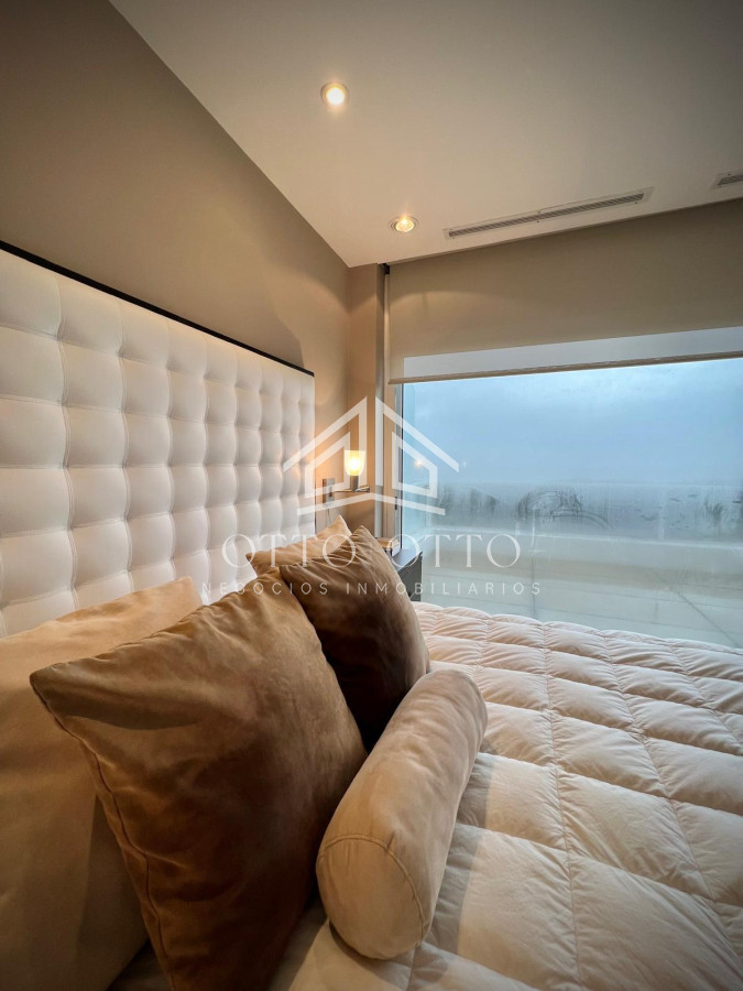 Apartamento ID.28631 - Espectacular Departamento en venta frente al mar, penthouse de 4 dormitorios. Punta del Este