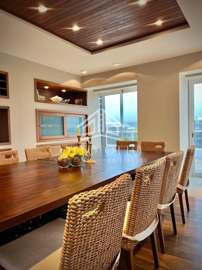 Apartamento ID.28631 - Espectacular Departamento en venta frente al mar, penthouse de 4 dormitorios. Punta del Este