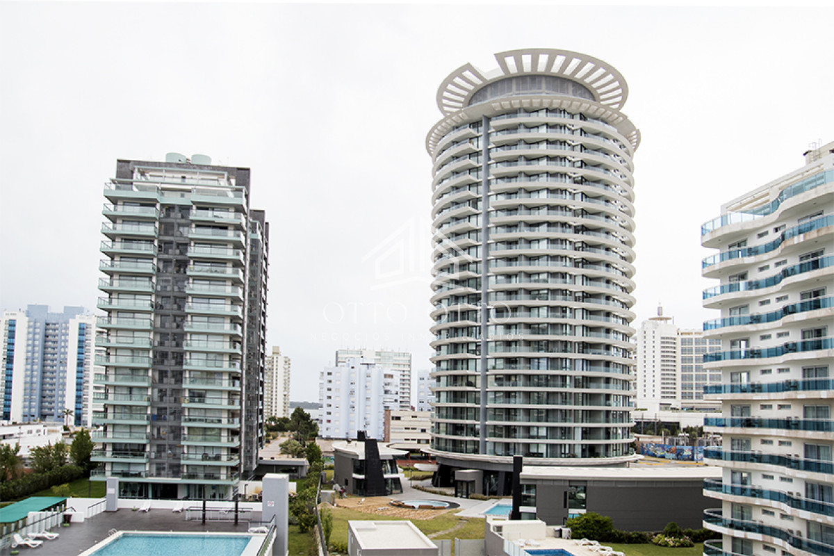Apartamento ID.28541 -  Departamento en venta y alquiler de 3 dormitorios en Playa Brava , Punta del este 