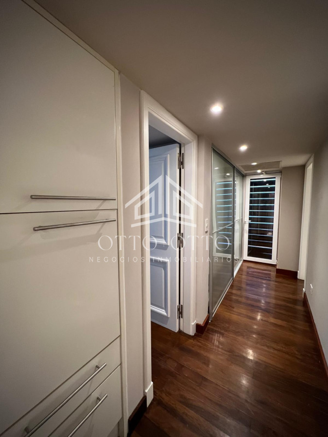 Apartamento ID.28631 - Espectacular Departamento en venta frente al mar, penthouse de 4 dormitorios. Punta del Este