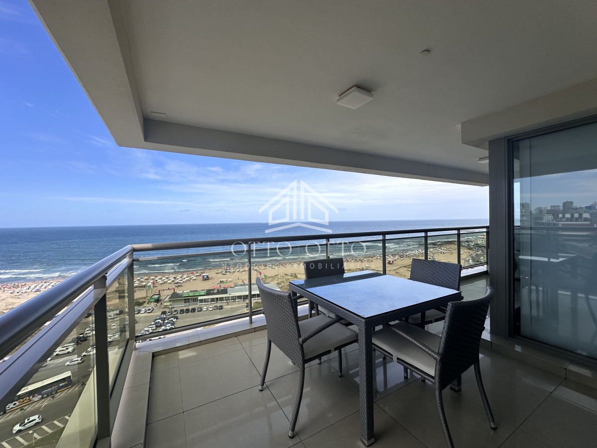 Apartamento ID.28636 - Vende apartamento esquinero de 3 dormitorios en Imperiale, Punta del Este