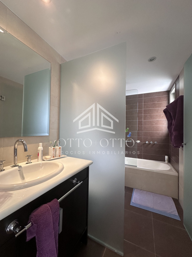Apartamento ID.28636 - Vende apartamento esquinero de 3 dormitorios en Imperiale, Punta del Este