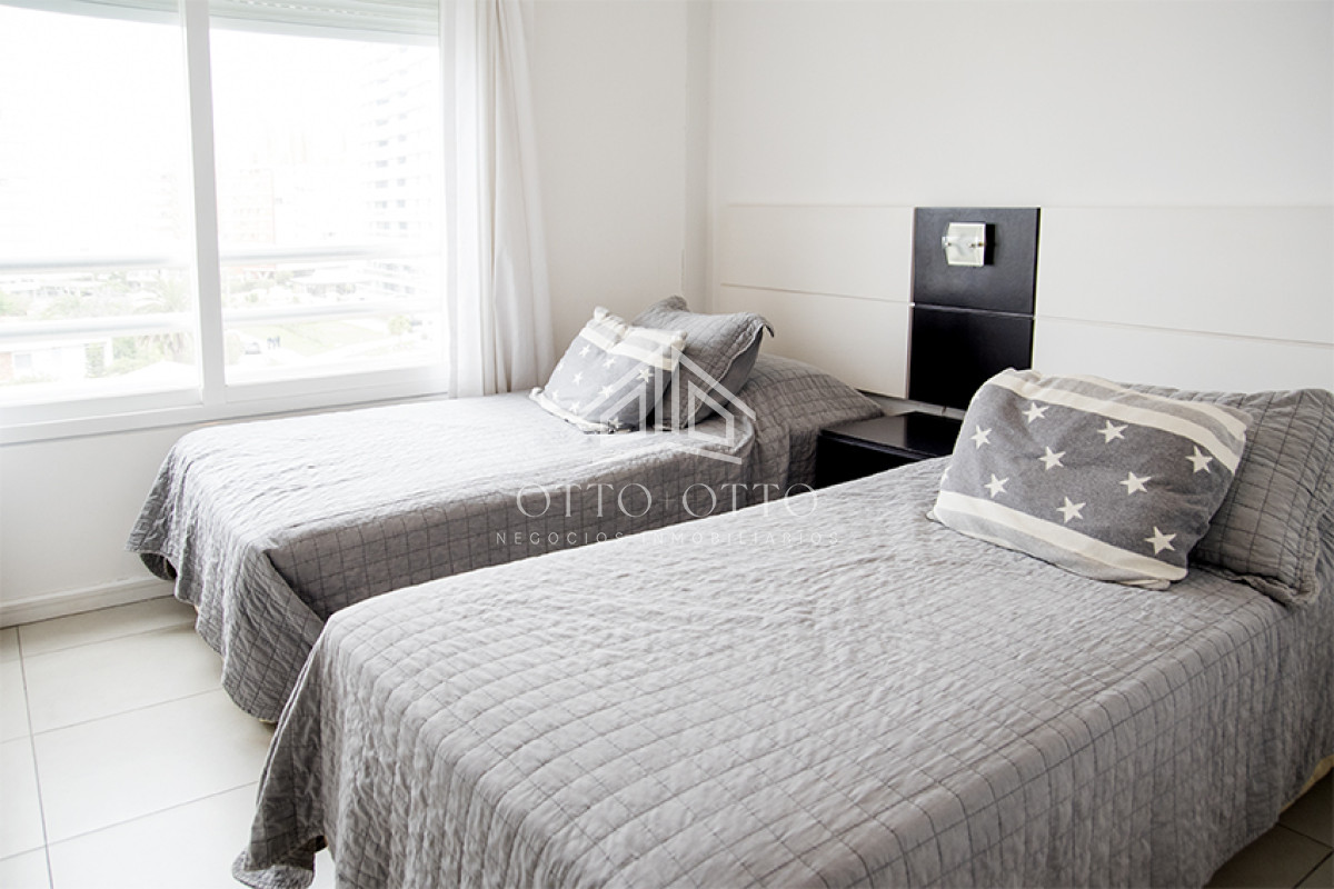 Apartamento ID.28541 -  Departamento en venta y alquiler de 3 dormitorios en Playa Brava , Punta del este 