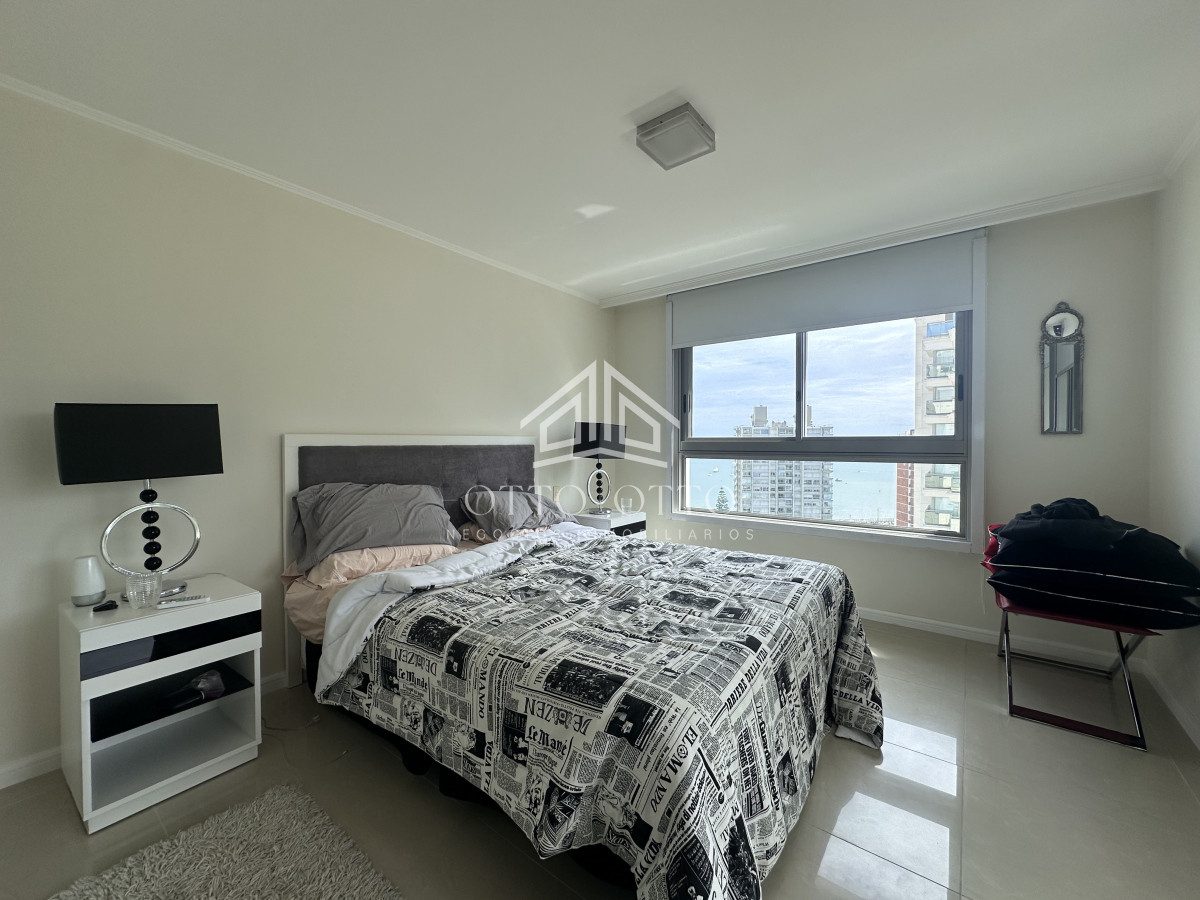 Apartamento ID.28636 - Vende apartamento esquinero de 3 dormitorios en Imperiale, Punta del Este
