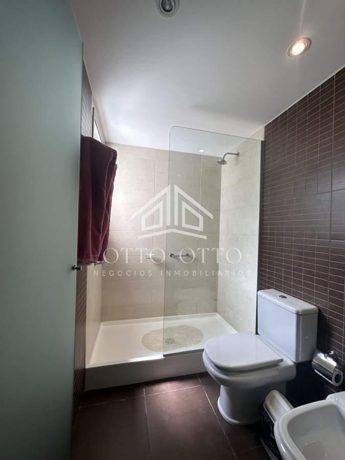 Apartamento ID.28636 - Vende apartamento esquinero de 3 dormitorios en Imperiale, Punta del Este