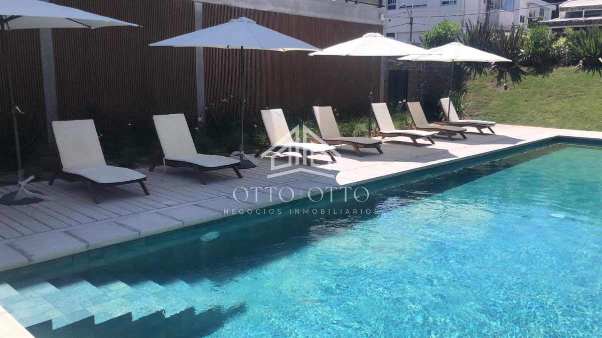 Apartamento ID.28550 - Vende oportunidad en Playa Mansa, primera línea de 2 dormitorios en Punta del Este 