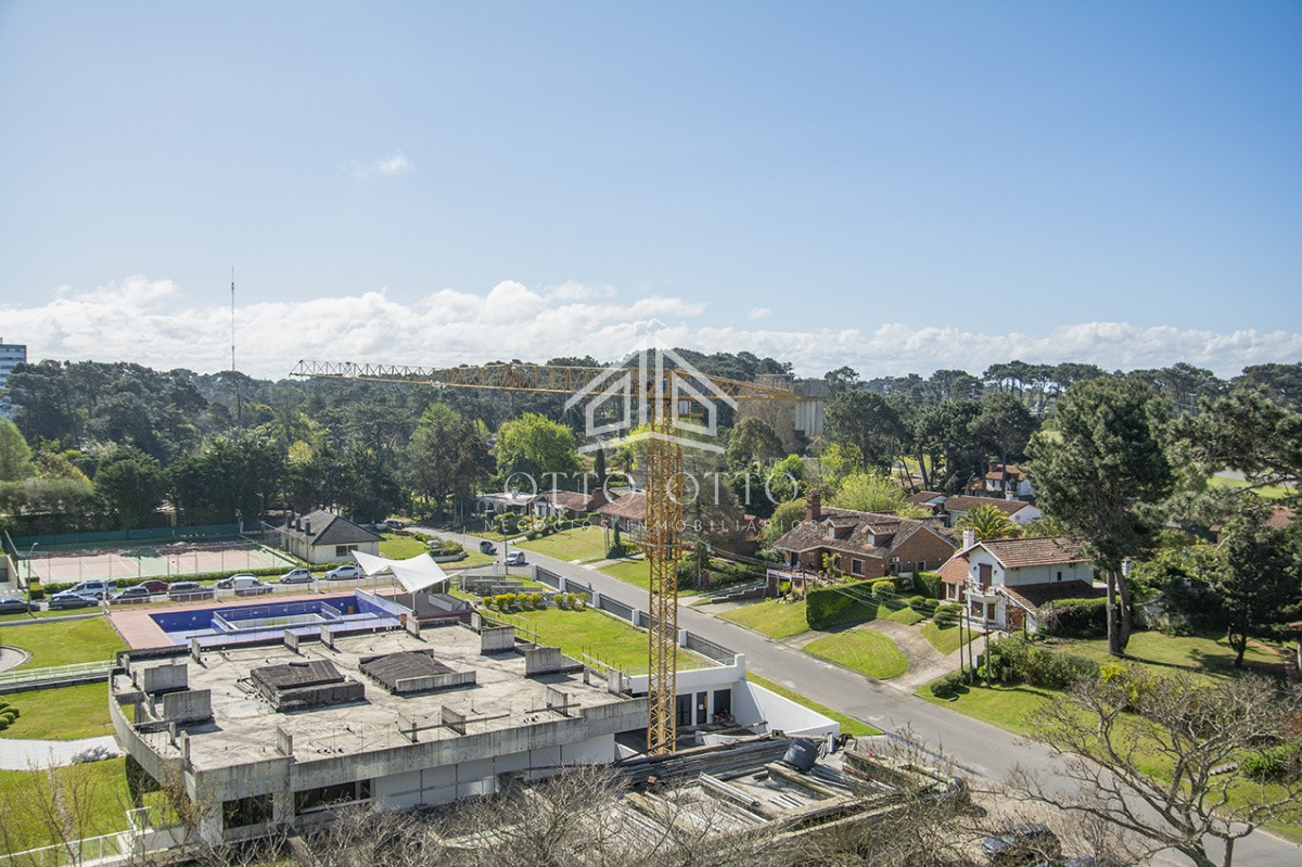 Apartamento ID.28477 - Departamento en venta de 3 dormitorios en Roosevelt Center, Punta del este 