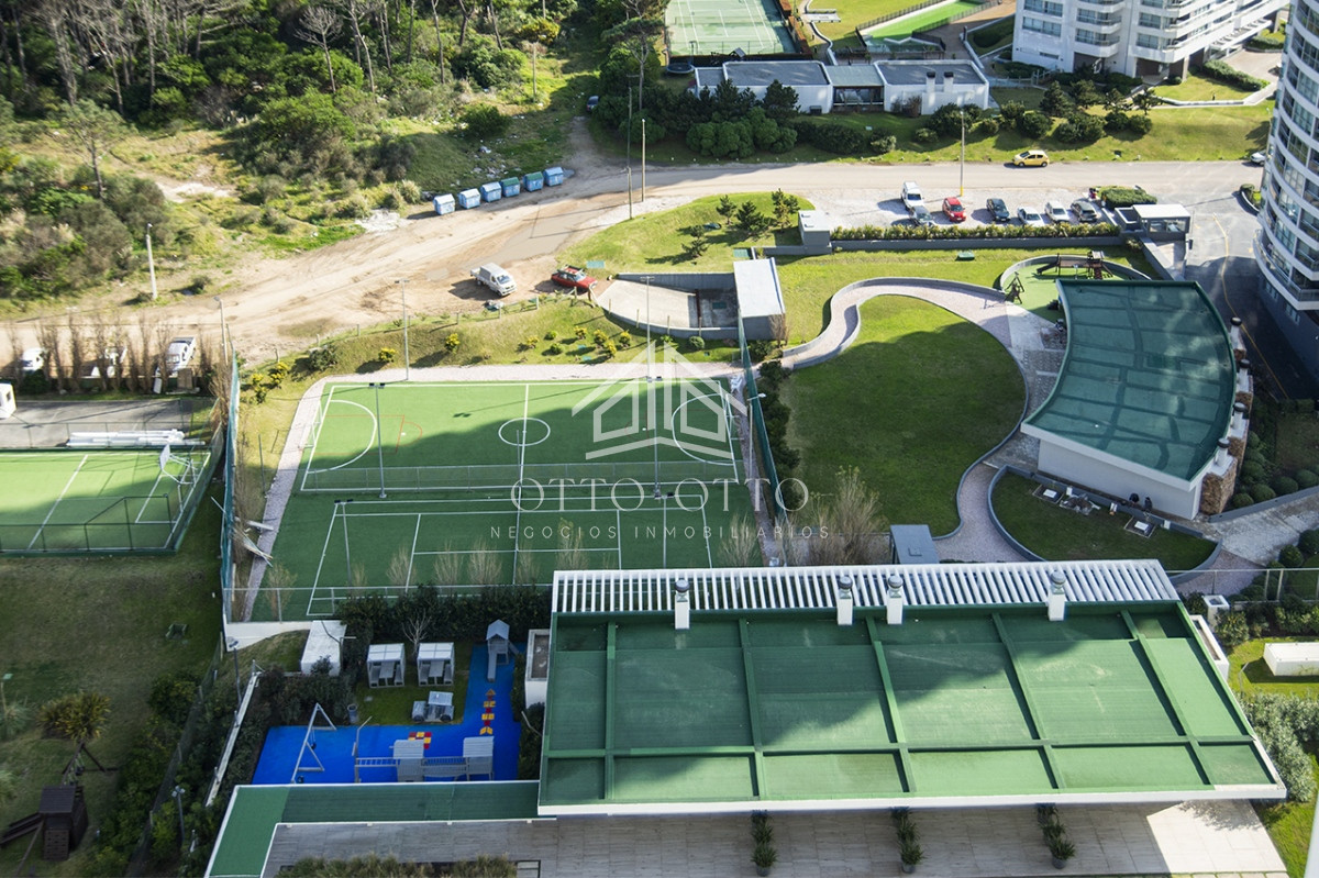 Apartamento ID.28629 - Espectacular planta en LE PARC III, Esquinero en venta