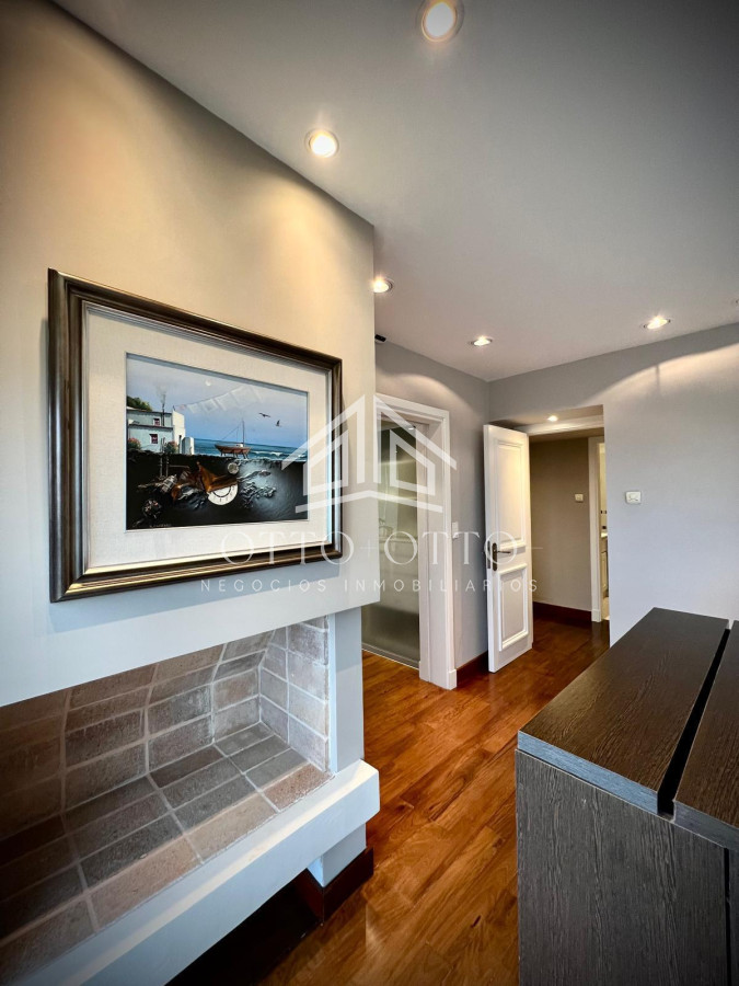 Apartamento ID.28631 - Espectacular Departamento en venta frente al mar, penthouse de 4 dormitorios. Punta del Este