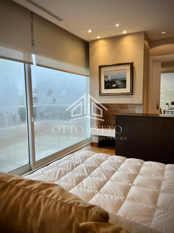 Apartamento ID.28631 - Espectacular Departamento en venta frente al mar, penthouse de 4 dormitorios. Punta del Este