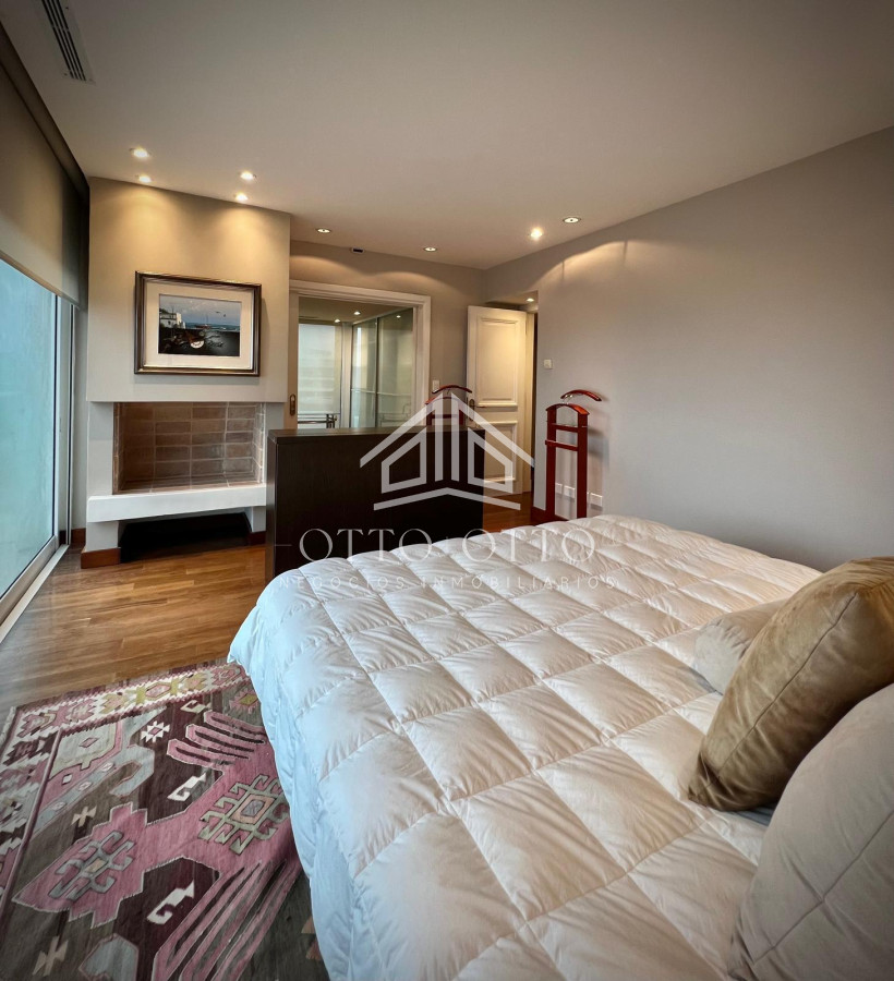 Apartamento ID.28631 - Espectacular Departamento en venta frente al mar, penthouse de 4 dormitorios. Punta del Este