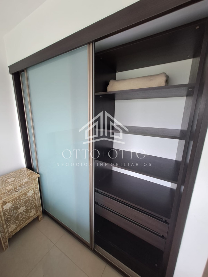 Apartamento ID.28633 - Apartamento en venta de 3 dormitorios y servcio en Punta del Este Primera Línea Brava
