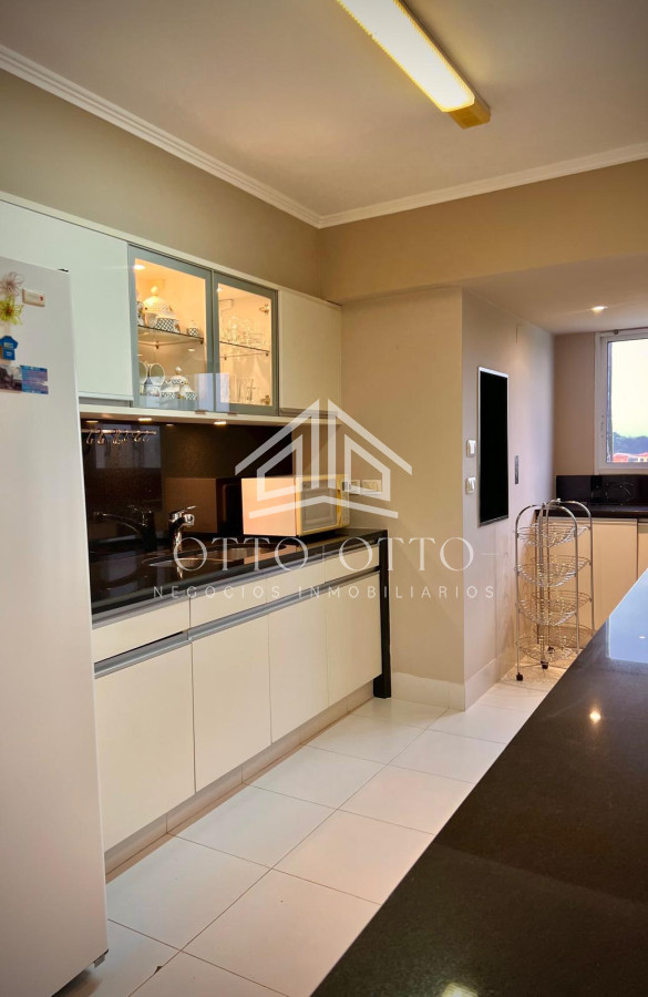 Apartamento ID.28631 - Espectacular Departamento en venta frente al mar, penthouse de 4 dormitorios. Punta del Este