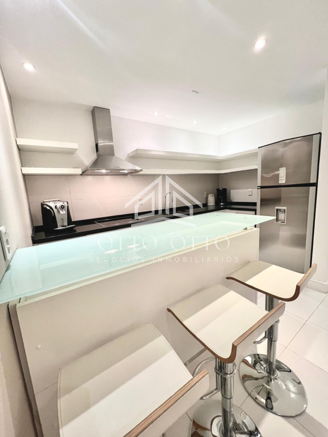 Apartamento ID.28631 - Espectacular Departamento en venta frente al mar, penthouse de 4 dormitorios. Punta del Este