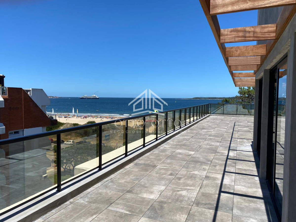 Apartamento ID.28550 - Vende oportunidad en Playa Mansa, primera línea de 2 dormitorios en Punta del Este 