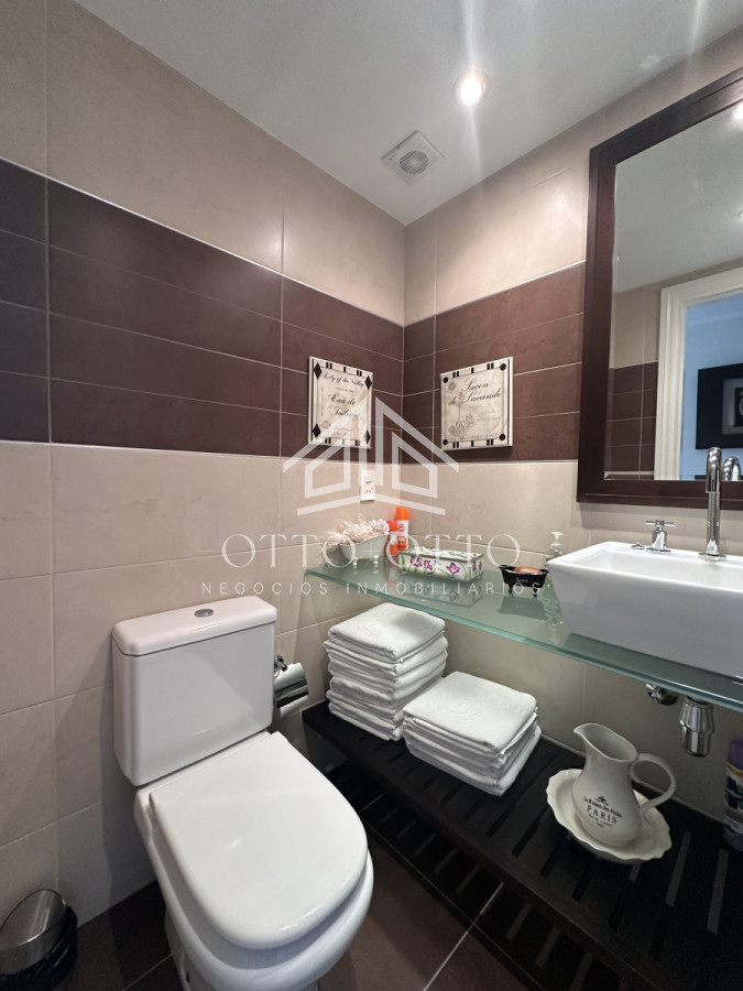 Apartamento ID.28636 - Vende apartamento esquinero de 3 dormitorios en Imperiale, Punta del Este