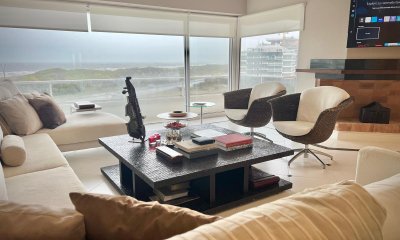 Espectacular Departamento en venta frente al mar, penthouse de 4 dormitorios. Punta del Este