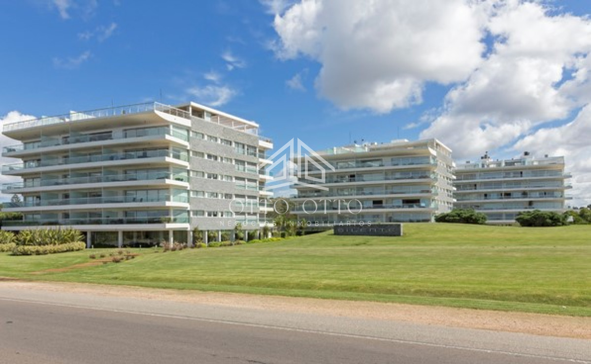Apartamento ID.28632 - Apartamento en Venta de 3 dormitorio en Playa Brava , Punta  del este 
