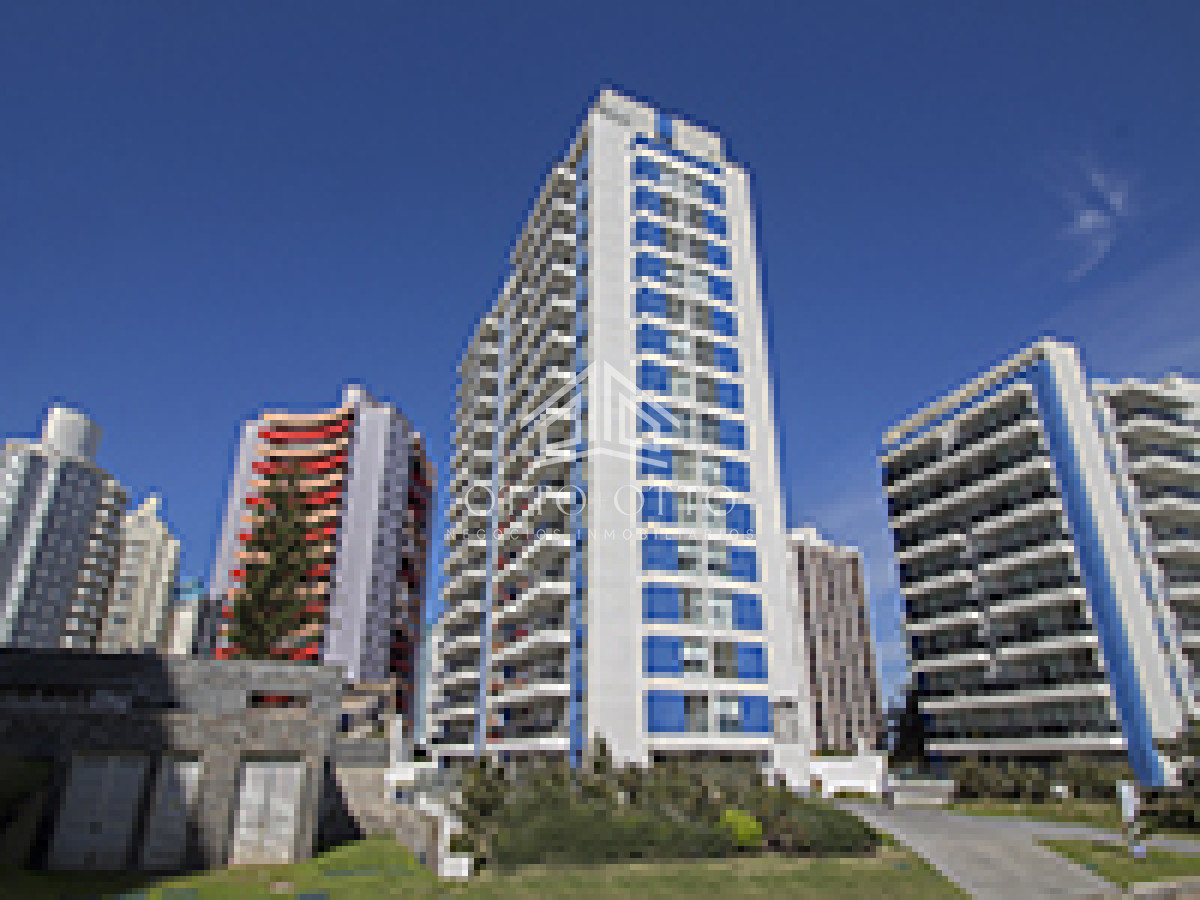 Apartamento ID.28509 - Vende apartamento de 2 dormitorios y medio, Punta del Este 