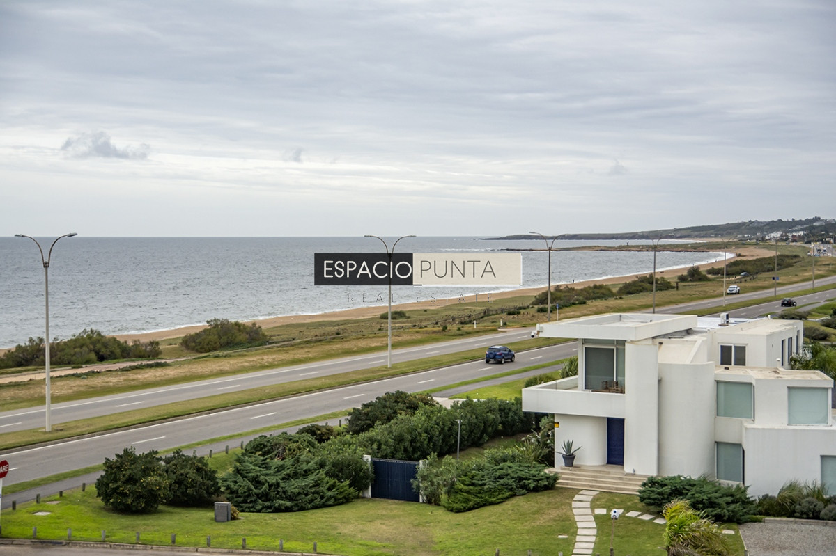 Apartamento ID.987 - Apartamento de 2 dormitorios en Playa Mansa , Punta del este 