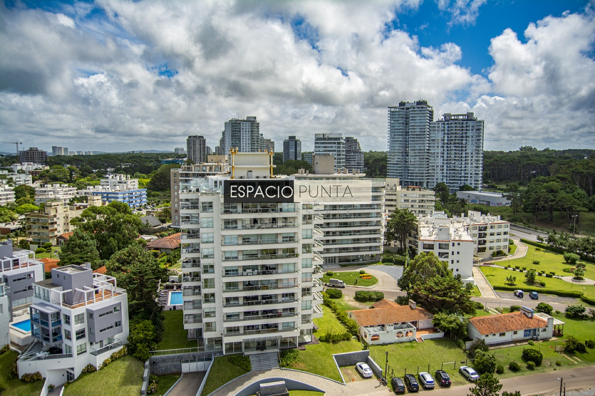 Apartamento ID.724 - Departamento con agradable vista en edificio Tiburón