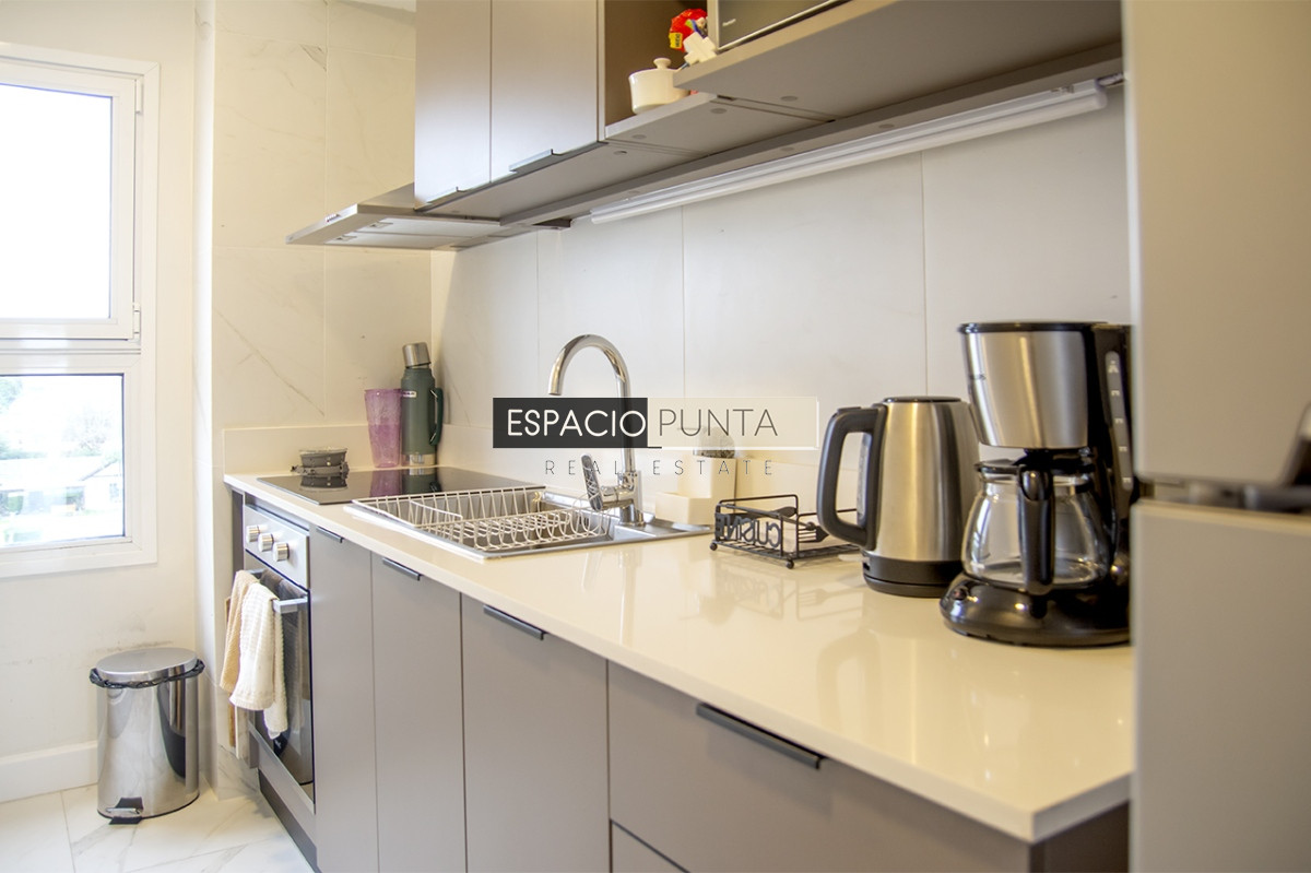 Apartamento ID.987 - Apartamento de 2 dormitorios en Playa Mansa , Punta del este 