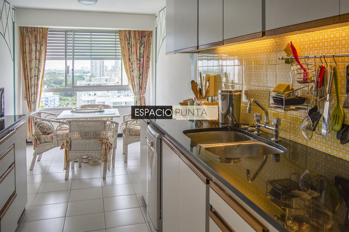 Apartamento ID.724 - Departamento con agradable vista en edificio Tiburón