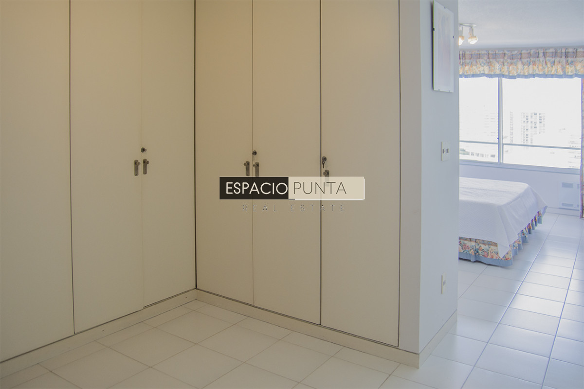 Apartamento ID.724 - Departamento con agradable vista en edificio Tiburón