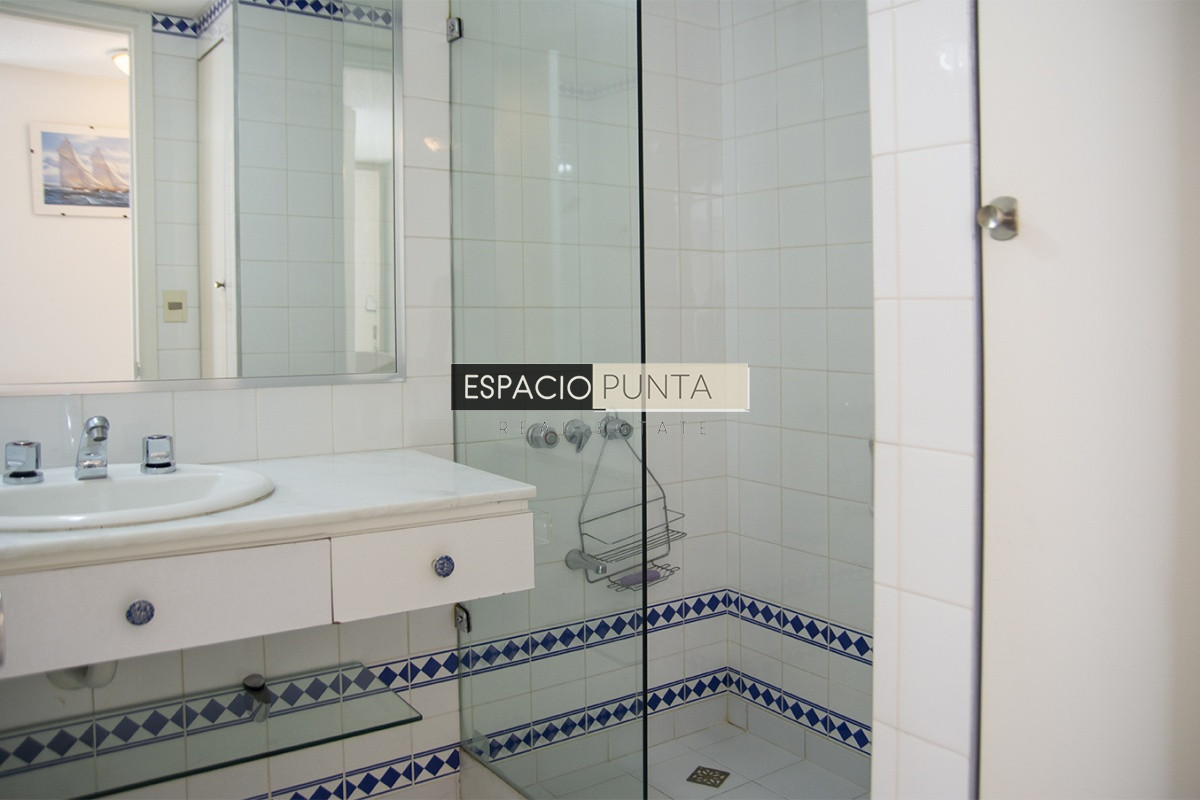 Apartamento ID.724 - Departamento con agradable vista en edificio Tiburón