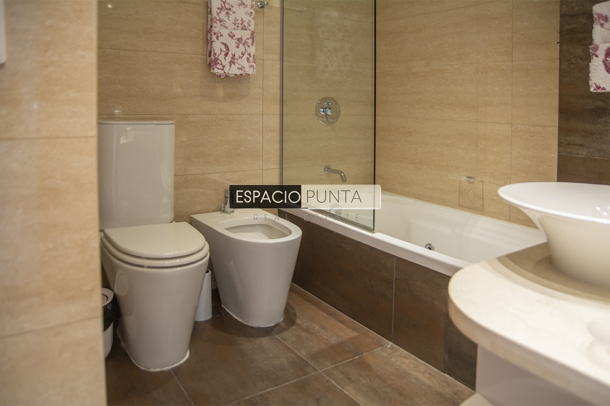 Apartamento ID.4113 -  Apartamento de 2 dormitorios en Miami Boulevard! Punta del Este