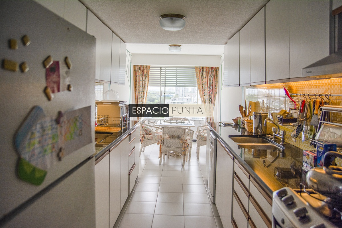 Apartamento ID.724 - Departamento con agradable vista en edificio Tiburón