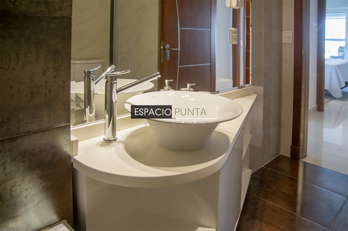 Apartamento ID.4113 -  Apartamento de 2 dormitorios en Miami Boulevard! Punta del Este