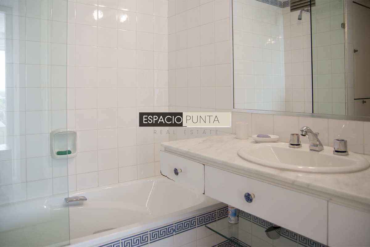 Apartamento ID.724 - Departamento con agradable vista en edificio Tiburón