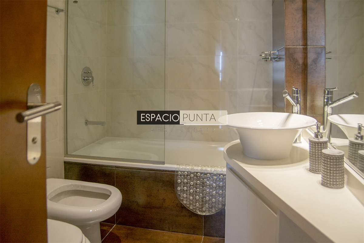 Apartamento ID.4113 -  Apartamento de 2 dormitorios en Miami Boulevard! Punta del Este