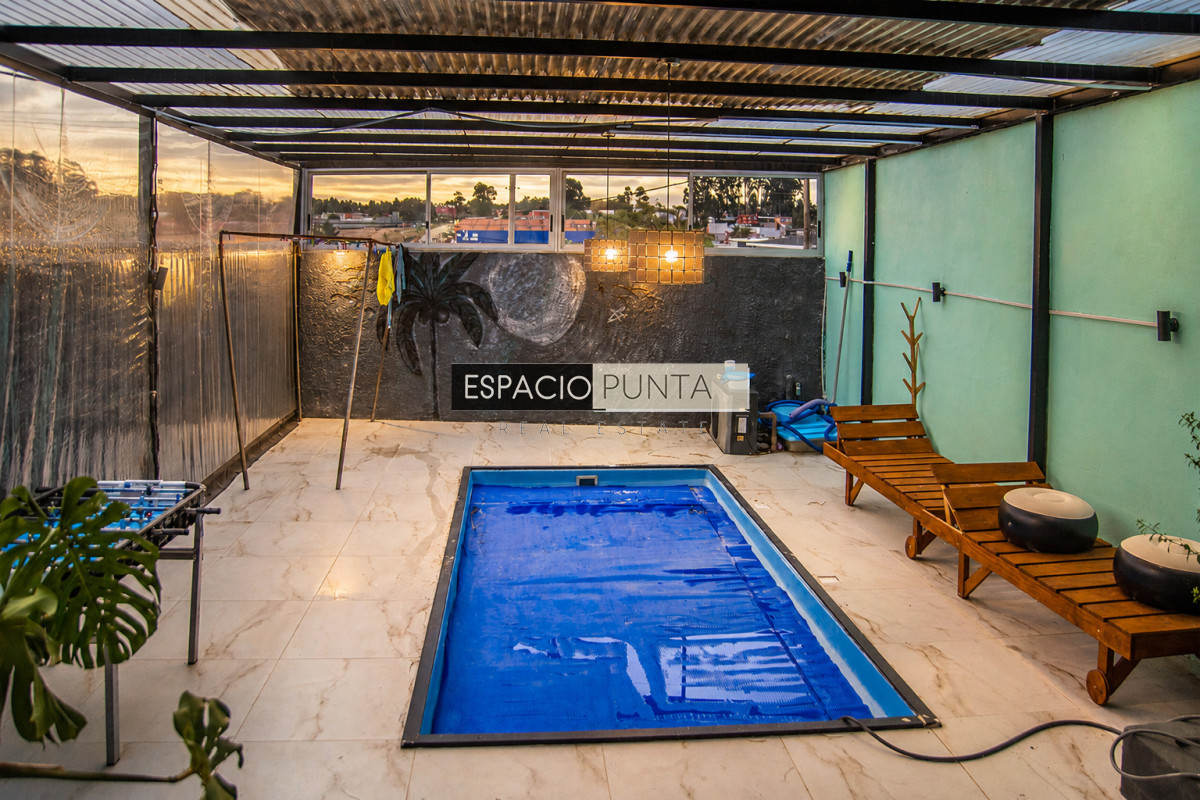 Casa ID.4751 - En venta casa de 4 dormitorios en Barrio 4 H en Maldonado, con barbacoa y piscina