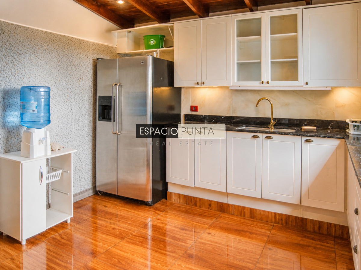 Casa ID.4751 - En venta casa de 4 dormitorios en Barrio 4 H en Maldonado, con barbacoa y piscina