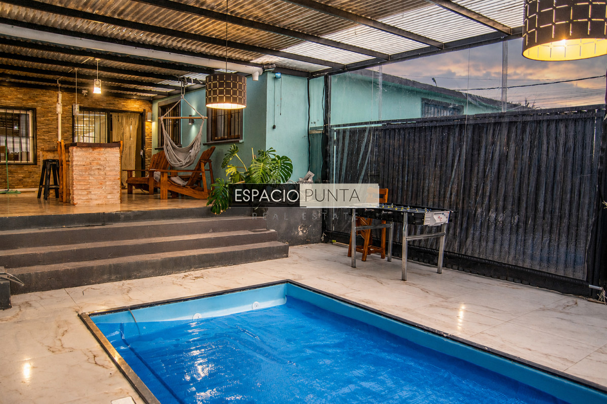Casa ID.4751 - En venta casa de 4 dormitorios en Barrio 4 H en Maldonado, con barbacoa y piscina